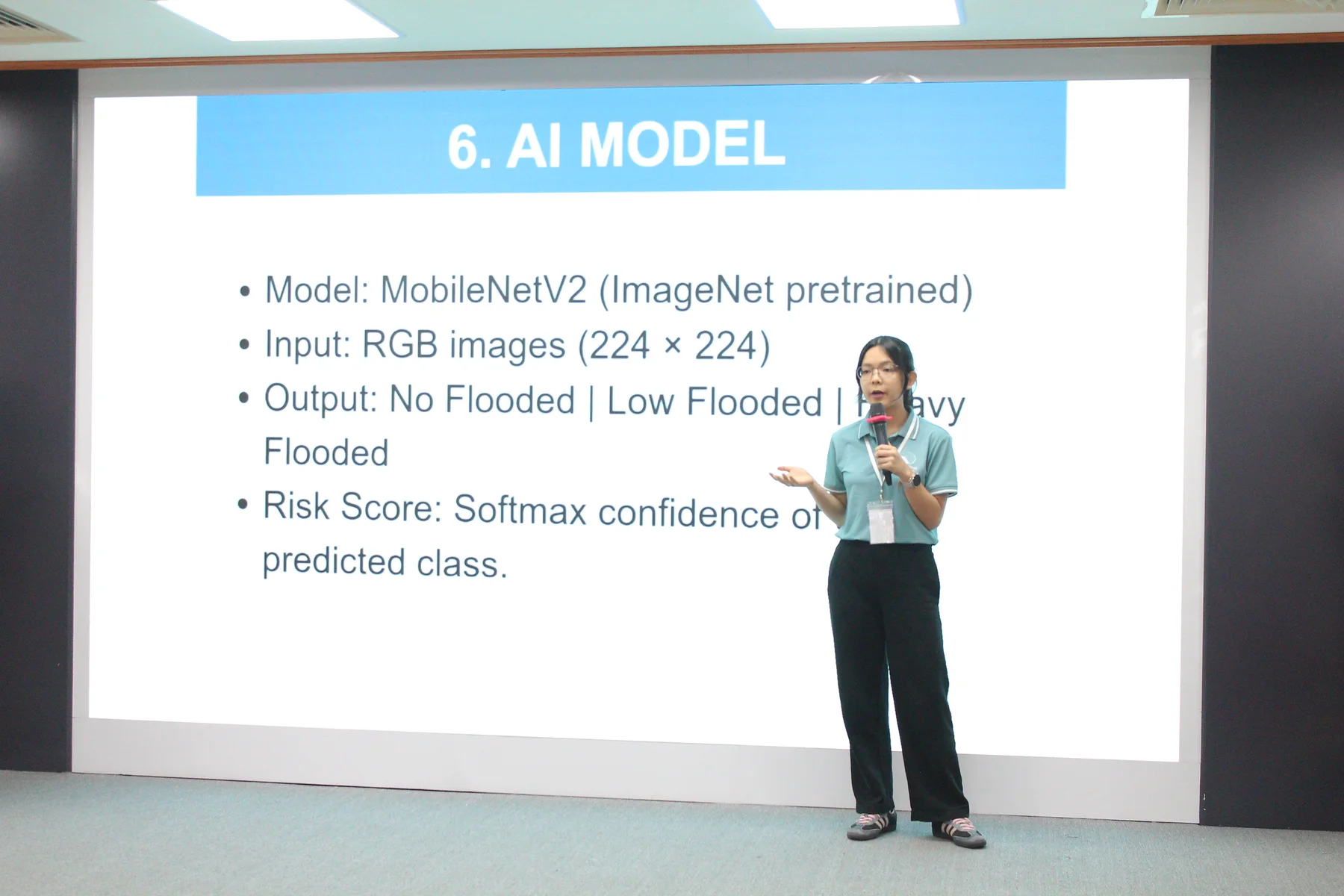 A student presenting the AI model used in HCMC-FloodRoute